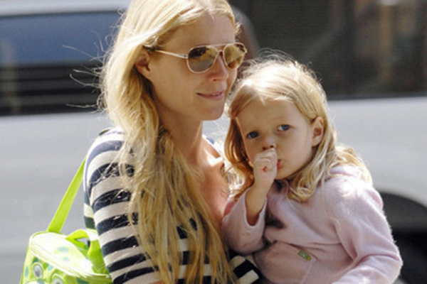 Com 11 anos de idade, filha de Gwyneth Paltrow surpreende pela semelhança com a mãe