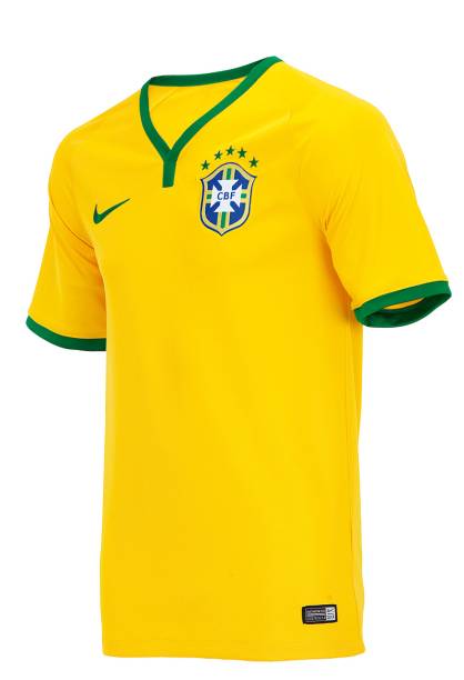 A camisa da seleção sai por R$ 149,90 na Centauro