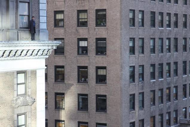 À Beira do Abismo: ex-policial que decide se jogar de um prédio de 20 andares, em Nova York À Beira do Abismo: ex-policial que decide se jogar de um prédio de 20 andares, em Nova York