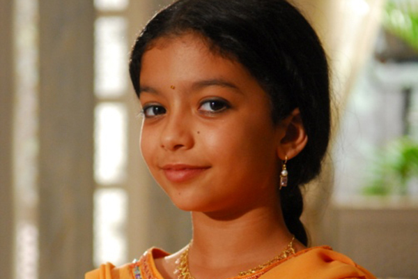 Karina Ferrari, a Anusha de ‘Caminho das Índias’, aparece completamente diferente em fotos