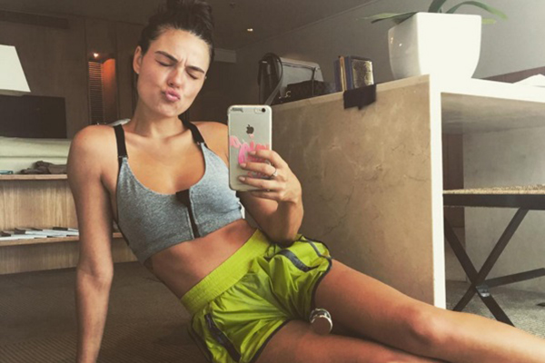 Conheça André Resende, o modelo carioca, empresário e novo namorado da atriz Isis Valverde