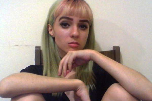 Jovem publica “indireta” após fracasso de festa surpresa e registro diferente faz sucesso na internet