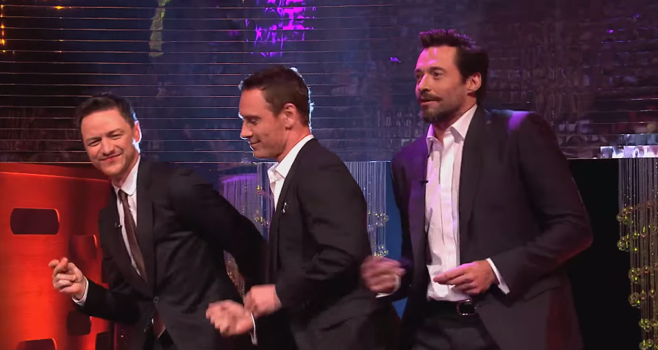 Assista Michael Fassbender, James McAvoy e Hugh Jackman dançando o hit ‘Blurred Lines’