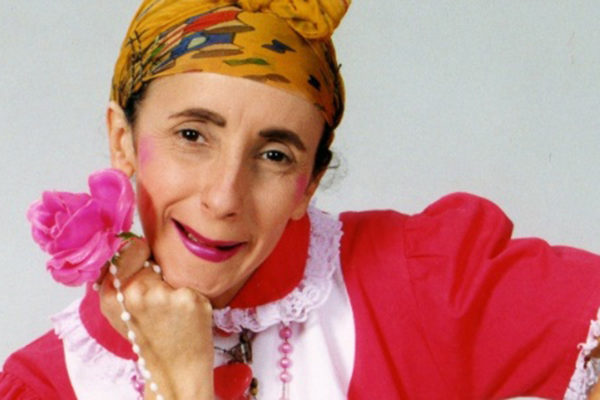 Gorete Milagres, conhecida pelo bordão ‘ô, coitado’, aparece com visual periguete para novo programa