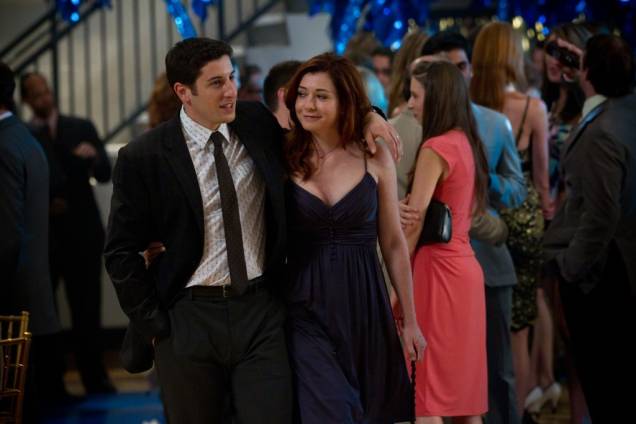 American Pie: O Reencontro: os personagens Jim e Michelle vivem um casamento morno American Pie: O Reencontro: os personagens Jim e Michelle vivem um casamento morno