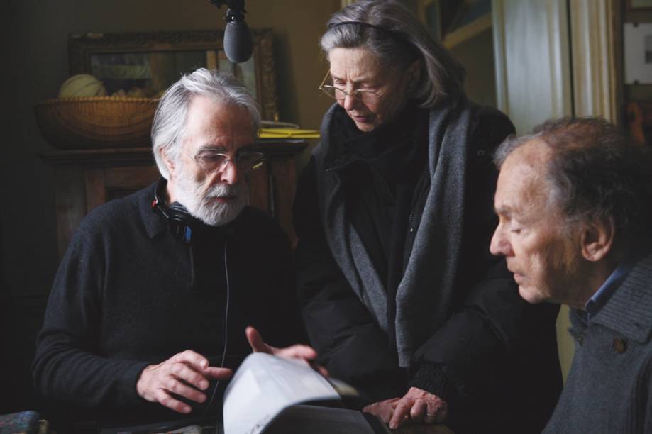 Diretor premiado: Michael Haneke (esq.) nos bastidores do drama Amor