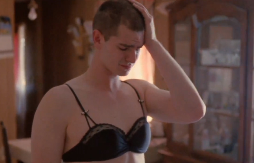 Andrew Garfield, astro de ‘O Espetacular Homem-Aranha’, se veste de mulher em clipe do Arcade Fire