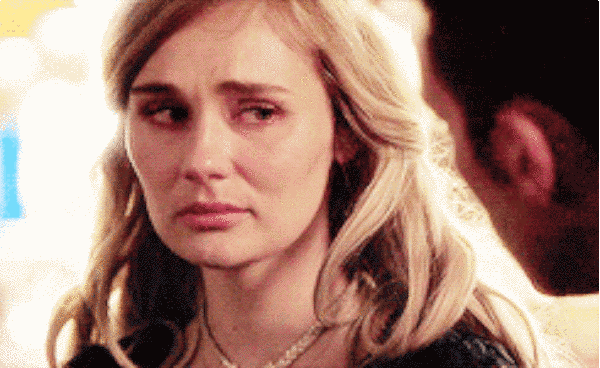 Atriz corta os longos cabelos e publica desabafo emocionante explicando o incrível motivo