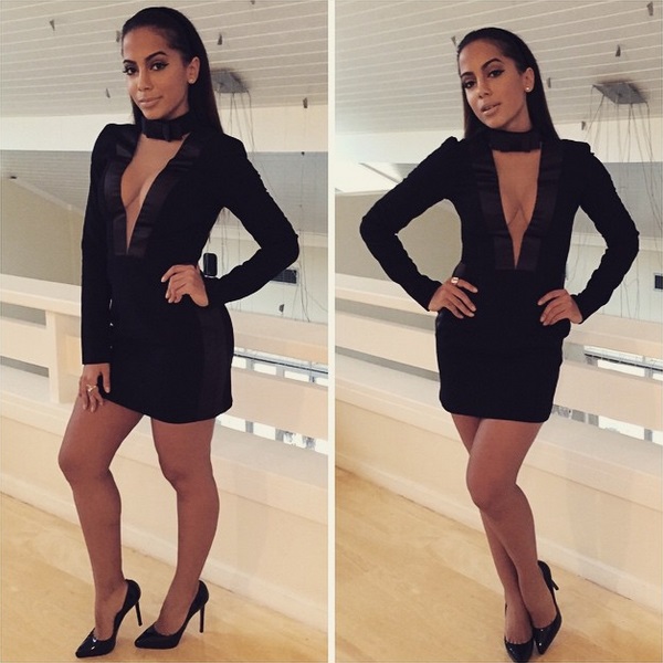 Quem vestiu melhor: Anitta ou Paloma Bernardi?