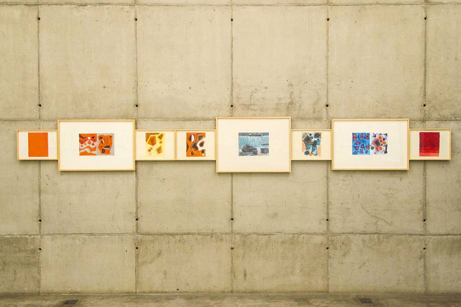 Setenta trabalhos enfileirados: figuras geométricas disformes Setenta trabalhos enfileirados: figuras geométricas disformes