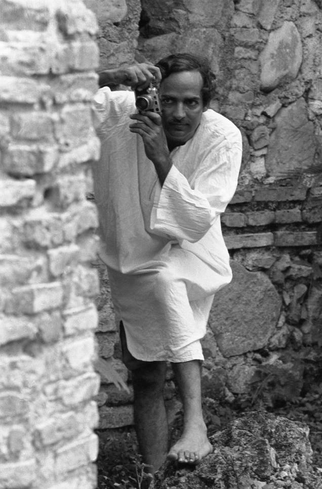 em>Apeco en las ruinas de Santiago II</em>, 1980 (1933-2010, Santiago de los Caballeros) - Negativo formato 35 mm em>Apeco en las ruinas de Santiago II</em>, 1980 (1933-2010, Santiago de los Caballeros) - Negativo formato 35 mm