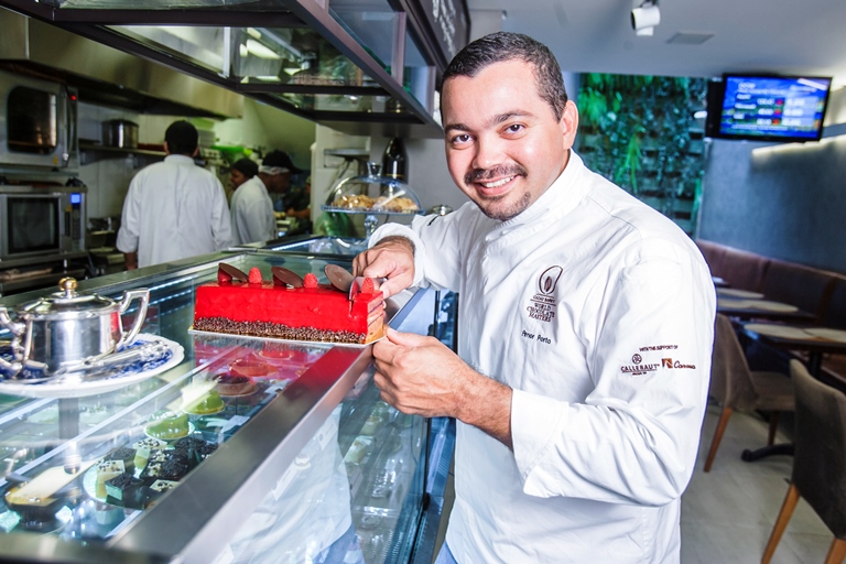 Arnor Porto deixa a Sweethings