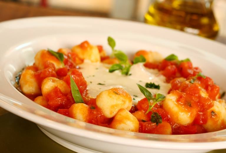 Nhoque ao molho de tomate