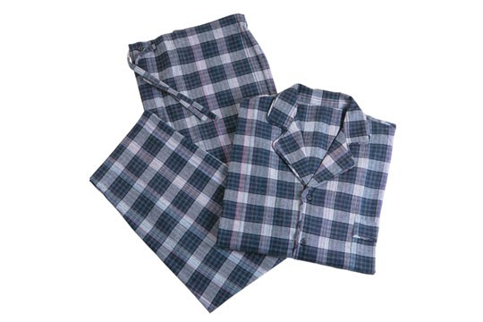 Pijama de flanela masculino, R$ 259,00. Pijamah Empório, Rua Joaquim Antunes, 78, Jardim Paulista, tel.: 3062-6028.