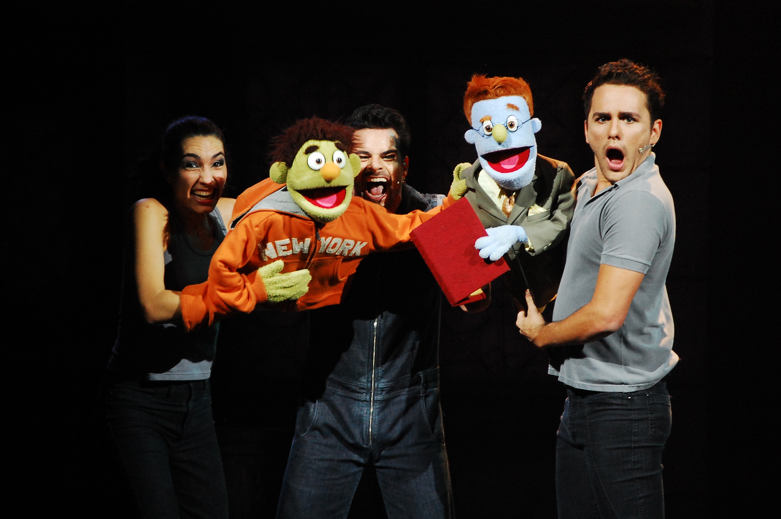 atriz-talitha-pereira-e-nicky-e-o-ator-leandro-lacava-e-rod-e-o-ator-rafael-pucca-1.jpeg