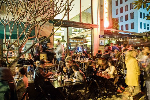 Saiba quanto tempo você precisa treinar parar perder as calorias da happy hour