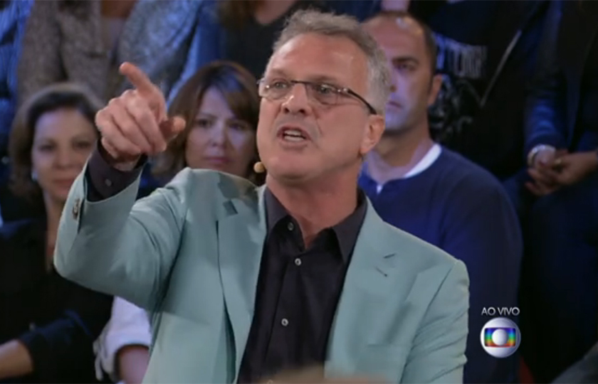 Pedro Bial lê mensagens ofensivas sobre ele e Arnaldo Jabor no programa “Na Moral”