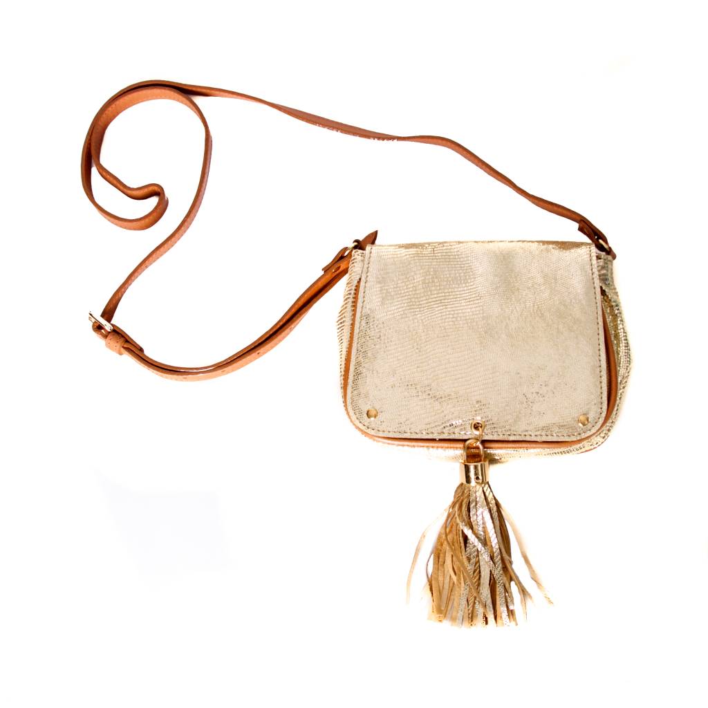 Bazar tem bijuterias e acessórios com 60% de desconto