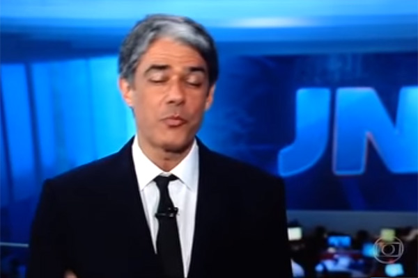 William Bonner chama Dilma de Fernando Henrique e internet não perdoa