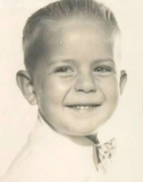 Você sabe quem são os garotinhos das fotos?