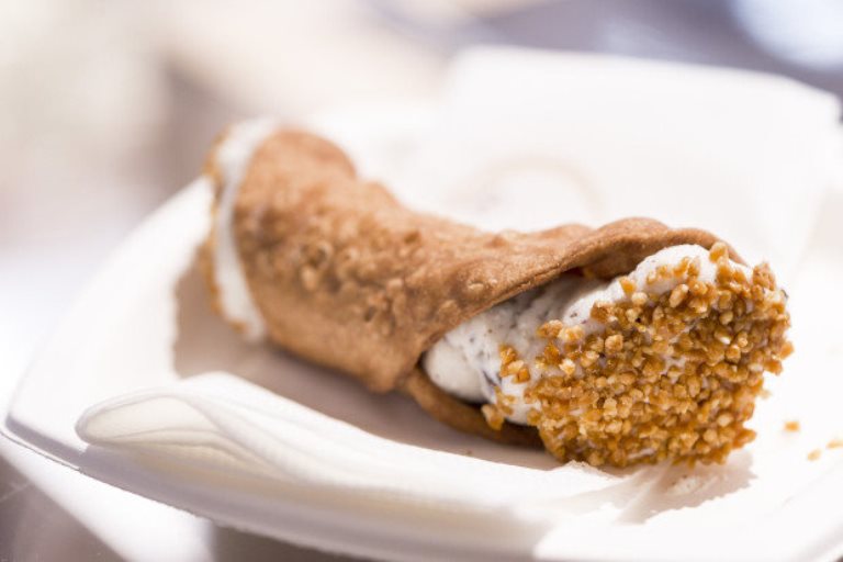 Os cannoli: doce-símbolo da Sicília