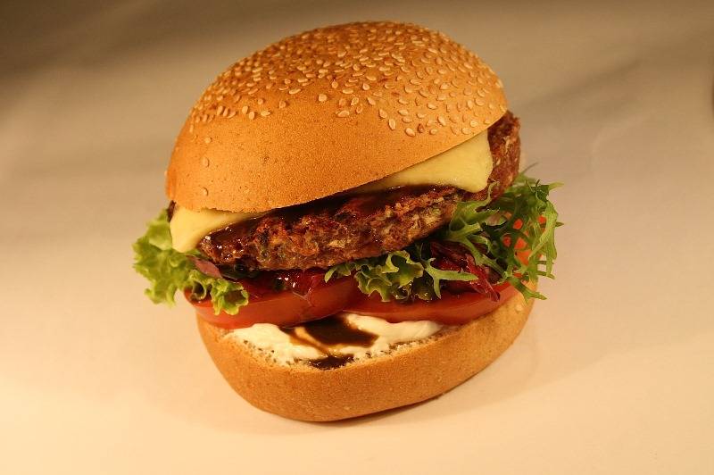 Hambúrguer gourmet de carne-seca