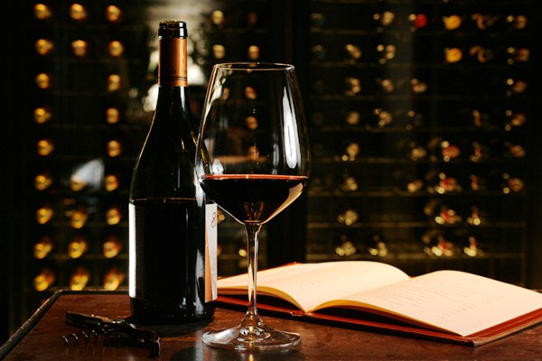 Nova carta de vinhos do Arturito tem 62 rótulos abaixo de 100 reais