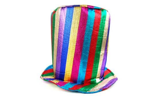 	Cartola colorida. Festimania, Rua Augusta, 1.953, tel.: 4063-0402.