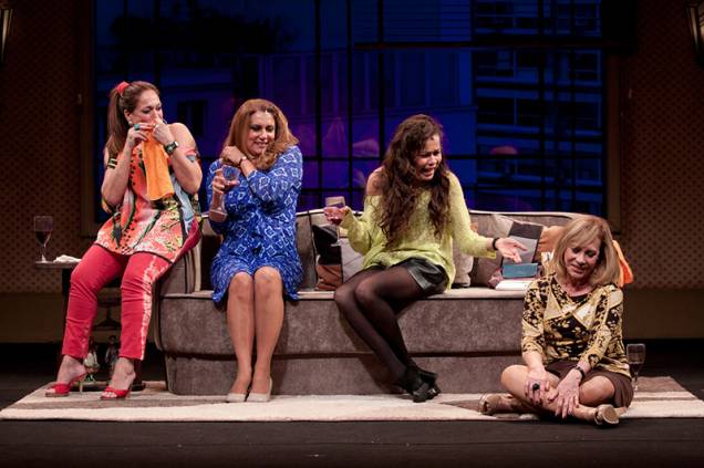 Divisão de bens: Susana Vieira, Patricya Travassos, Thereza Piffer e Arlete Salles na comédia A Partilha Divisão de bens: Susana Vieira, Patricya Travassos, Thereza Piffer e Arlete Salles na comédia A Partilha