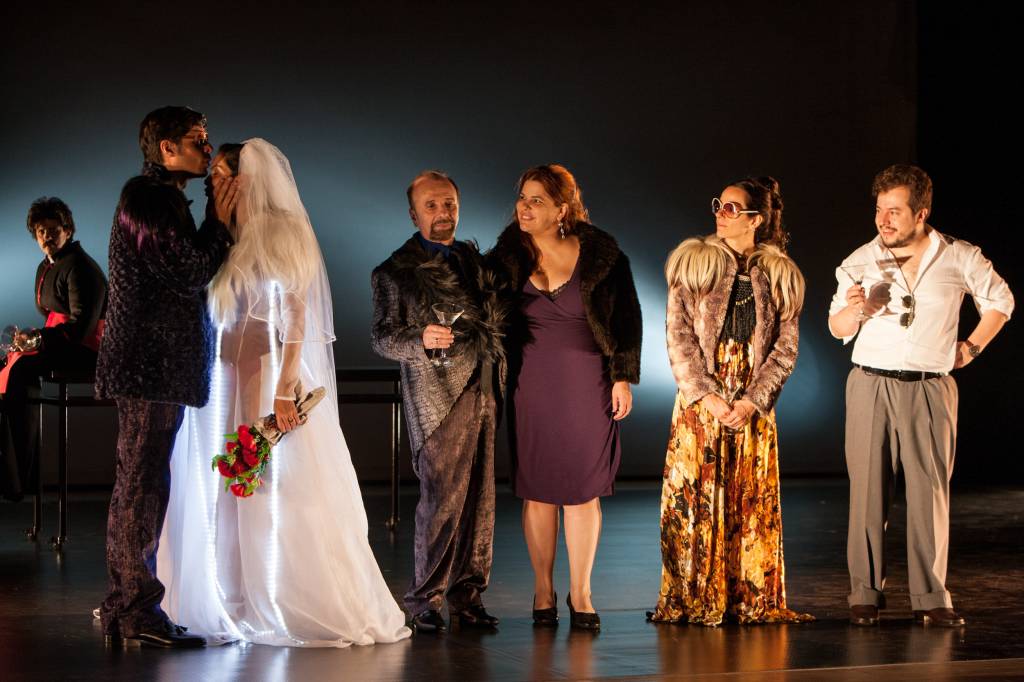 “O Casamento” traz Nelson Rodrigues para os tempos de Marco Feliciano