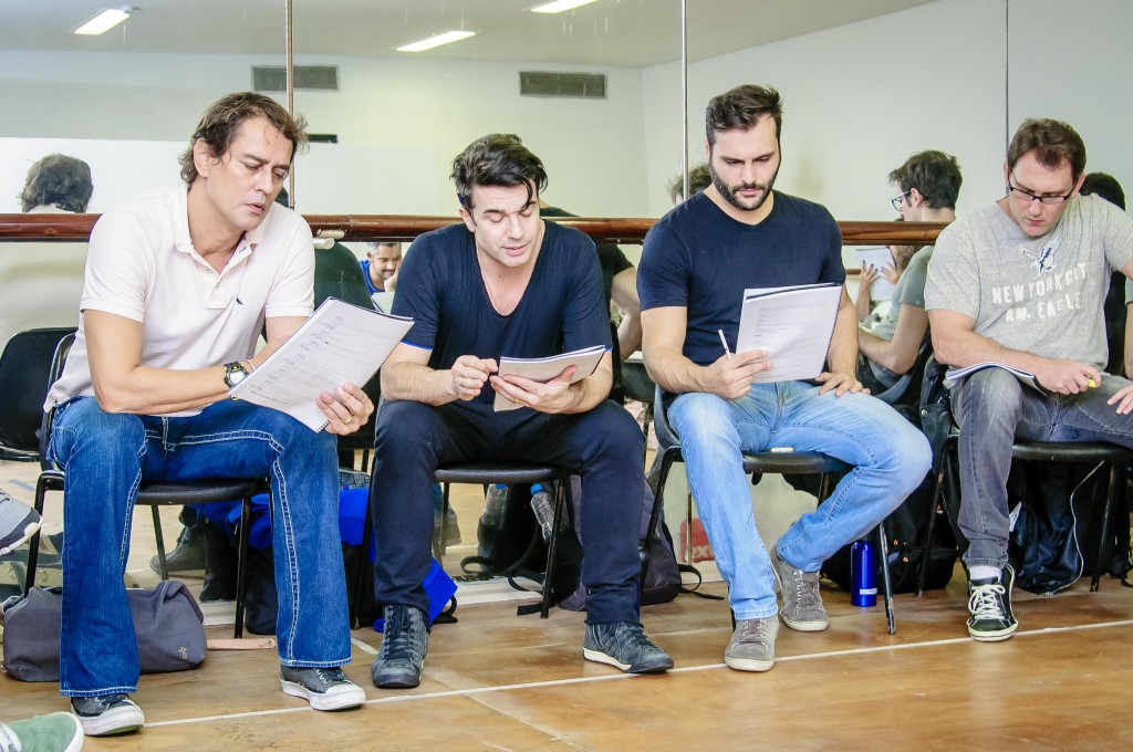 Ensaios de "Chaplin, o Musical": Marcello Antony, Jarbas Homem de Mello, Leandro Luna e Paulo Goulart Filho