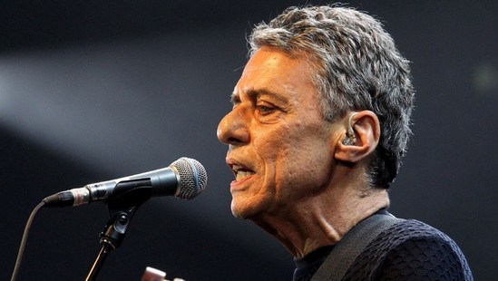 Chico Buarque opina sobre biografias, diz que foi censurado pela Globo e provoca polêmica na web