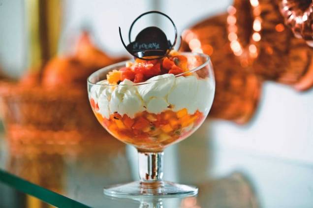 Taça tutti frutti coberta de chantili: opção do Le Fournil Taça tutti frutti coberta de chantili: opção do Le Fournil