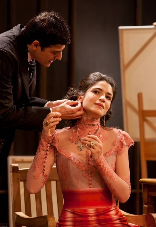 Maria Manoella: atriz é a ex de Gustavo (interpretado por Gianecchini) e atual esposa de Adolfo (Erik Marmo) Maria Manoella: atriz é a ex de Gustavo (interpretado por Gianecchini) e atual esposa de Adolfo (Erik Marmo)