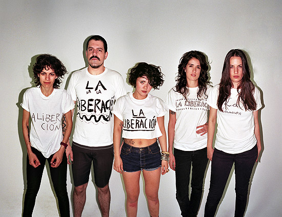 Será o fim do Cansei de Ser Sexy? Confira cinco clipes da banda