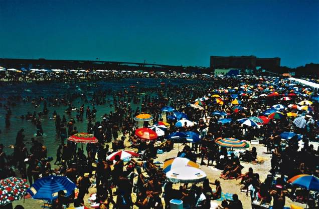 Geral, de Daniel Klajmic: as praias ganham abordagens distintas na mostra "Fotógrafos da Cena Contemporânea" Geral, de Daniel Klajmic: as praias ganham abordagens distintas na mostra "Fotógrafos da Cena Contemporânea"