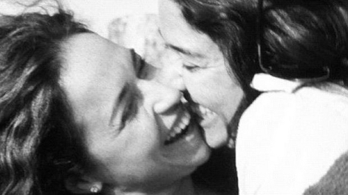 Daniela Mercury assume romance com mulher no Instagram. “É minha esposa”, diz.