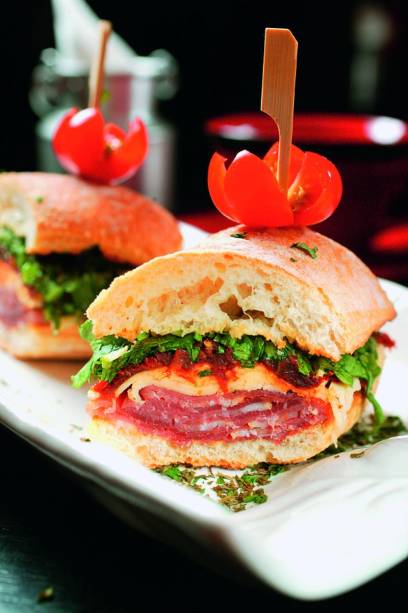 Fatias de presunto de Parma na ciabatta Fatias de presunto de Parma na ciabatta