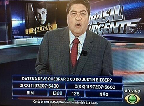 Datena faz enquete e quebra CD de Justin Bieber no “Brasil Urgente”