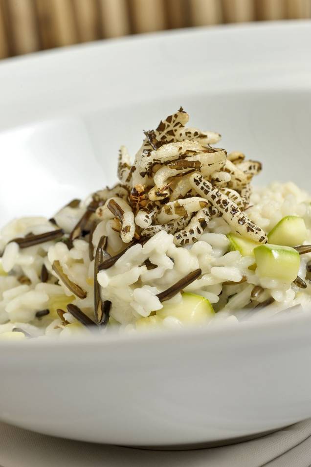 Dois Cozinh: Risoto de abobrinha e hortelã com mascarpone e pipoca de arroz selvagem Dois Cozinh: Risoto de abobrinha e hortelã com mascarpone e pipoca de arroz selvagem