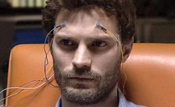 Em 'A Nona Vida de Louis Drax', Dornan interpreta um psiquiatra 