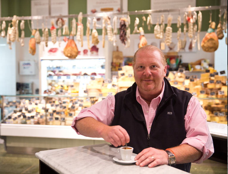 Chef Mario Batali, sócio do Eataly, comenta a polêmica no Maní