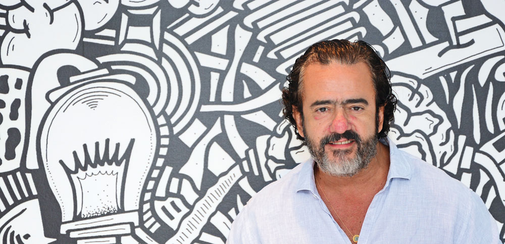 Elsinho Mouco, o publicitário-autor do logo aprovado por Michelzinho