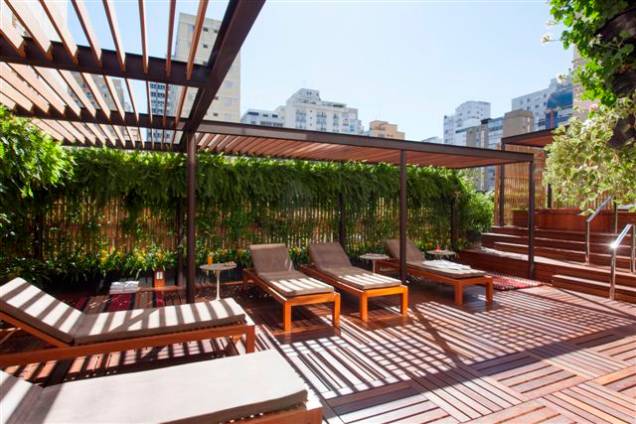 Spa Emiliano: nova área externa com deck e ofurô Spa Emiliano: nova área externa com deck e ofurô