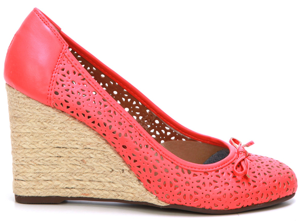 Sapatos pela metade do preço até domingo (2): a anabela sai de R$ 149,90 por R$ 74,95 (Fotos: divulgação)
