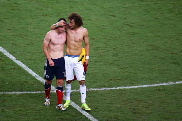 Após consolar James Rodriguez depois da derrota da Colômbia, David Luiz ganha ainda mais fãs nas redes