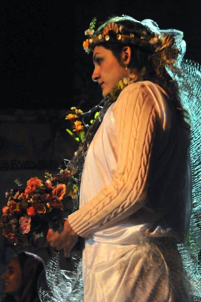 Atores em cena de Estrada do Sul Atores em cena de Estrada do Sul