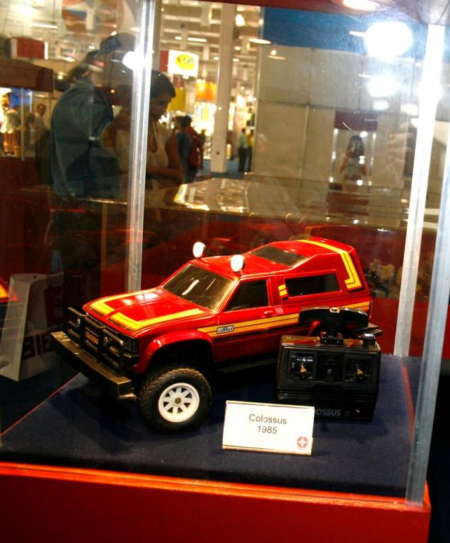 Colossus: assim como o robô, o carrinho lançado em 1985 vinha com um controle remoto Colossus: assim como o robô, o carrinho lançado em 1985 vinha com um controle remoto