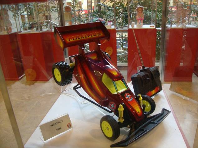 Maximus de 1991: um dos últimos brinquedos com controle remoto produzidos pela Estrela Maximus de 1991: um dos últimos brinquedos com controle remoto produzidos pela Estrela