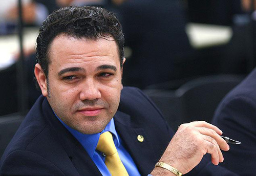 Viu isso? Marco Feliciano aceitou convite para participar de festival gay